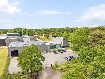 bâtiment industriel multifonctionnel avec bureaux  entrepôt