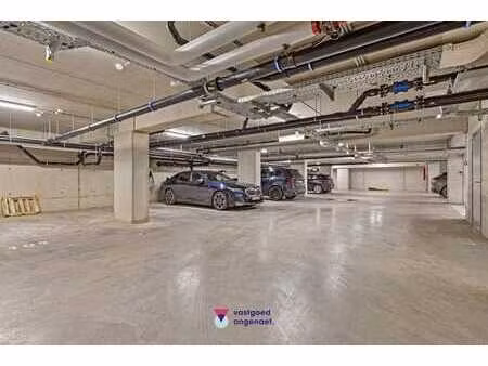 ondergrondse parkeerplaats in de nieuwe dokken