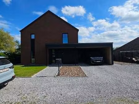 superbe villa neuve à yves-gomezée.