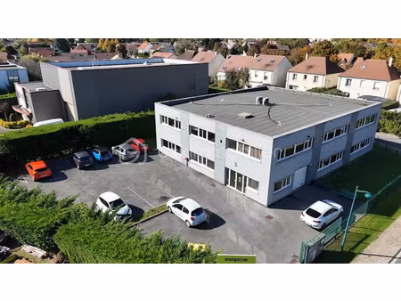 location locaux professionnels 1 pièce 55 m² à bailly-romainvilliers (77700)  990 €