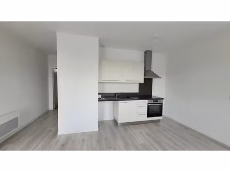 location maison 2 pièces 37 m² à charron (17230)  750 €