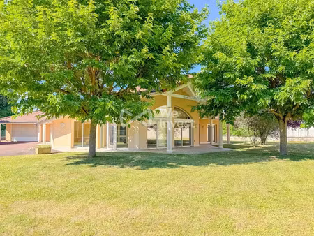 location maison 5 pièces 206.23 m² à jarcieu (38270)  1 450 €