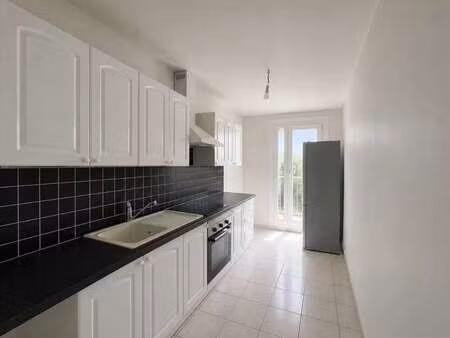 location appartement 3 pièces à laval (53000) : à louer 3 pièces / 69m² laval