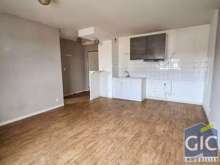 location appartement 2 pièces à caen (14000) : à louer 2 pièces / 31m² caen