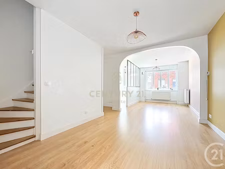 location meublée maison 5 pièces 93.93 m² à lille (59000)  1 100 €