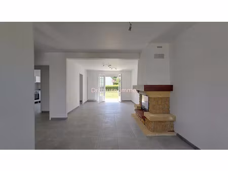 location maison 5 pièces 87.36 m² à croissy-beaubourg (77183)  1 655 €