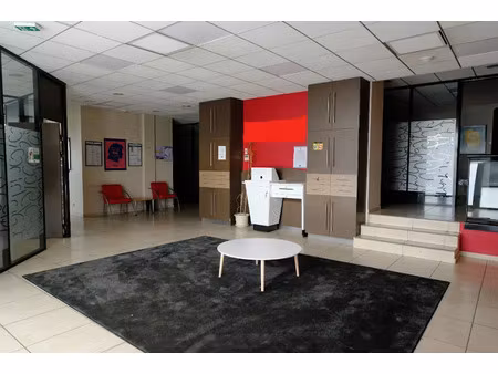 location locaux professionnels 8 pièces à aureilhan (65800)  1 350 €