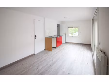 location appartement  m² t-1 à osny  655 €