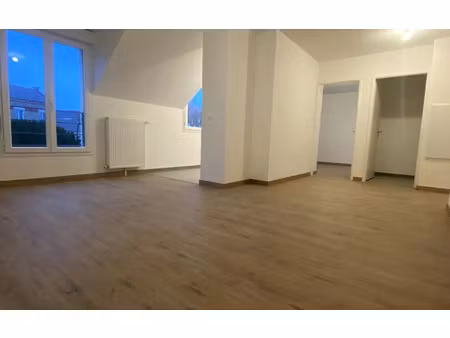 location appartement  m² t-2 à coulommiers  733 €