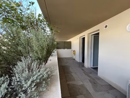 location appartement 3 pièces 64 m² à cuges-les-pins (13780)