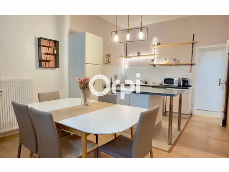 location appartement  m² t-3 à la madeleine  870 €