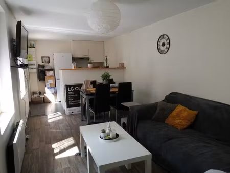 louviers  au calme   f2 en rez de chaussée