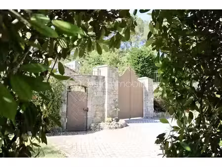 propriété de 250 m² à opio