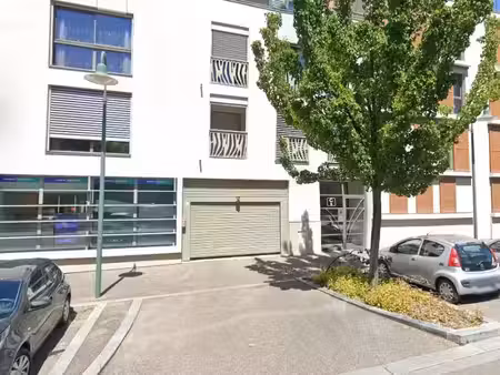 location parking à tassin-la-demi-lune (69160)  130 €