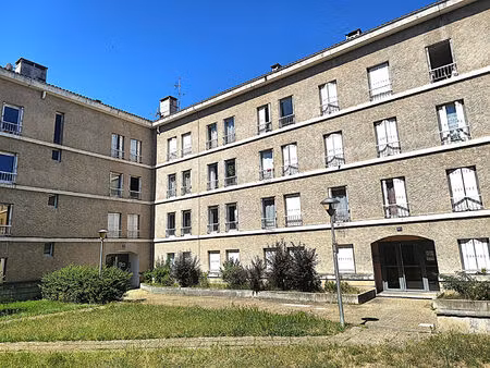 f2 loué secteur st jean