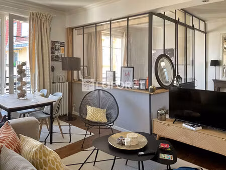 paris à 20 minutes  le caractère en plus