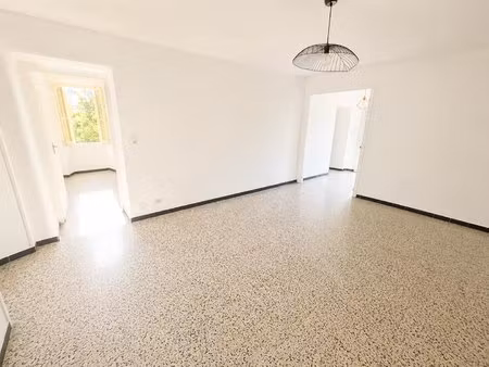 appartement 3 pieces 65 m² avec cave et espace exterieur