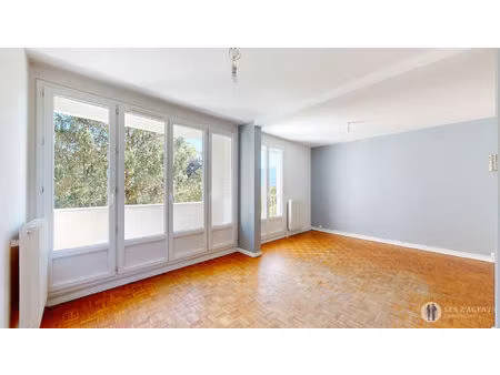 appartement t3 de 64m2 avec balcon + cave + place de parking