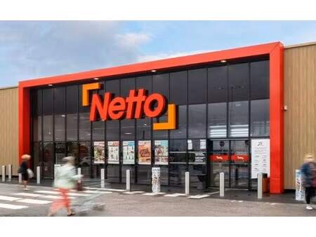 location commerce orange 84100 96m²