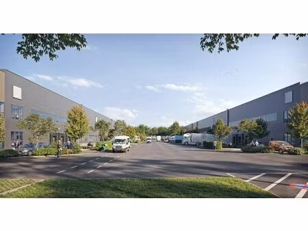 location entrepôt logistique persan 95340 26698m²