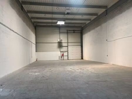 location local d’activités stains 93240 476m²