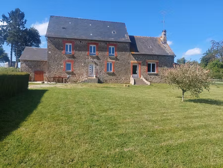 corps de ferme avec 2 hectares secteur lassay-les-châteaux