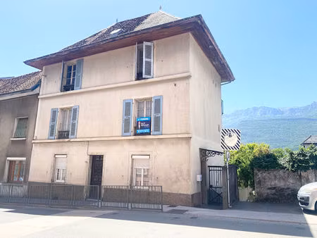 maison spacieuse 8 pièces à vendre à goncelin - rare sur le marché