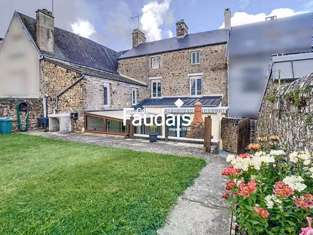 maison aux pieds des commerces !
