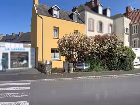 proche saint-lo  maison de ville