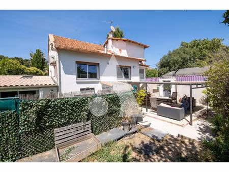 ensemble immobilier à forte rentabilité ? t4 rénové + 2 t2 indépendants ? la penne-sur-huv