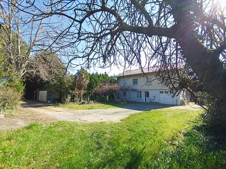 maison à étage 3 chambres à rénover sur terrain de 8437m2 pl