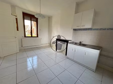 location maison de village 3 pièces 79 m2 à nauroy