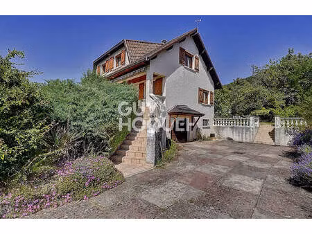 villa sur sous sol à vendre de 6 pièces de 128 m²