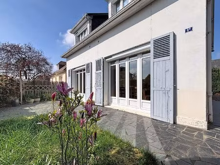 en plein coeur de bourg de villers-bocage