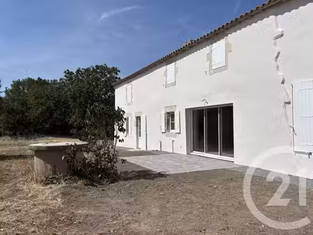 maison à louer - 6 pièces - 126 m2 - st denis du payre - 85 - pays-de-loire