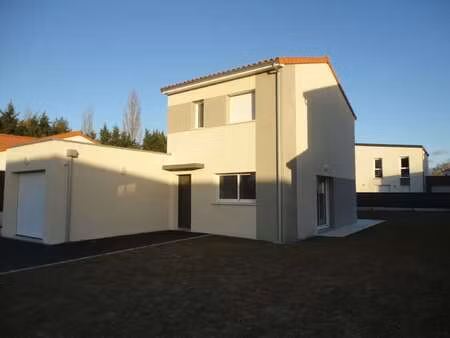 location maison à clisson (44190) : à louer / 90m² clisson