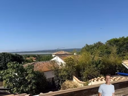villa contemporaine avec vue panoramique sur l'étang de vendres et la méditerranée