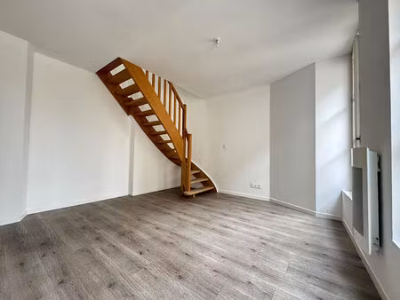 location appartement 2 pièces  39.12m²  château