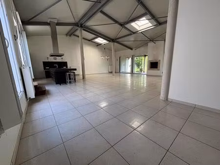 ensemble immobilier local commercial + habitation de caractére 6 pièce(s) 210 m2