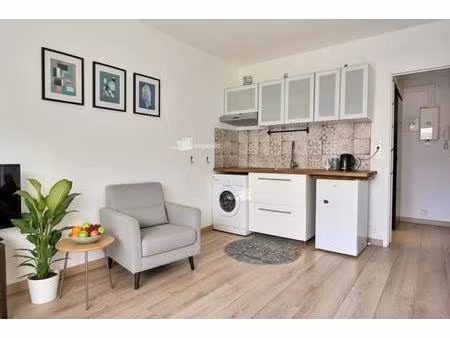 coquet studio expo sud coeur bandol - 165 000