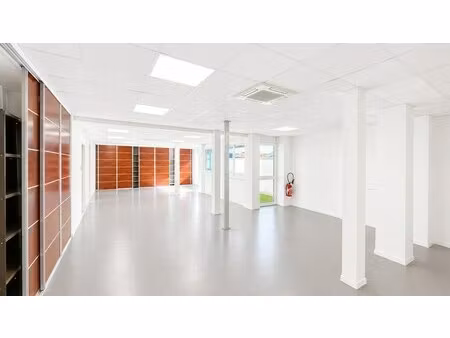 location bureaux 79 m²