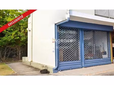 droit au bail - restaurant 28m² env + terrasse 100m² env (inclus 3 places parking privé)