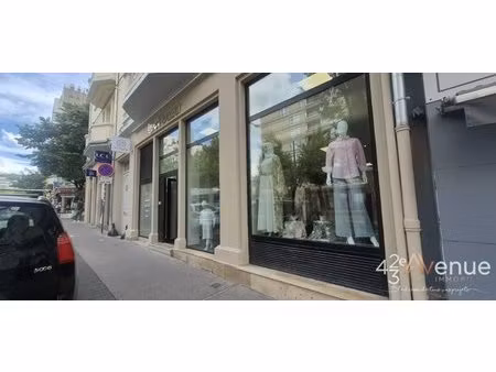 local commercial vendu libre de locataire   82m²  grande vitrine  secteur bellevue
