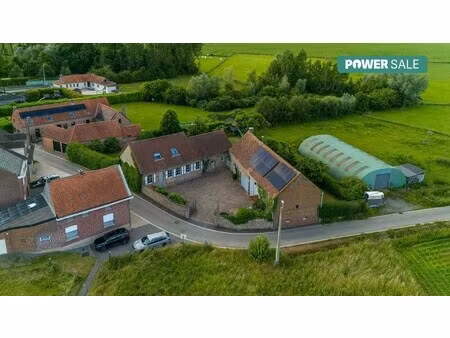 gerenoveerd huis te koop met grote schuur in lierde
