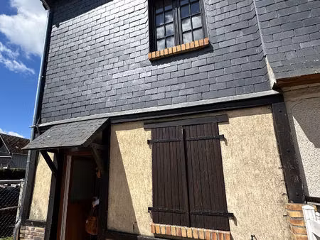 maison mitoyenne d'un côté - 60m² - 2 chambres - montville centre