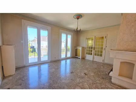 37210 rochecorbon- a vendre maison de 112.24 m² avec garage et jardin