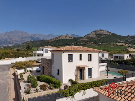 calenzana villa contemporaine très récente avec piscine  a