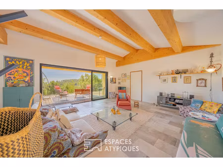maison d'architecte à ossature bois avec piscine et vue dégagée  callas