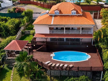 vente maison 7 pièces  198.80m²  sainte