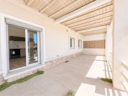 appartement rénové avec terrasse privative